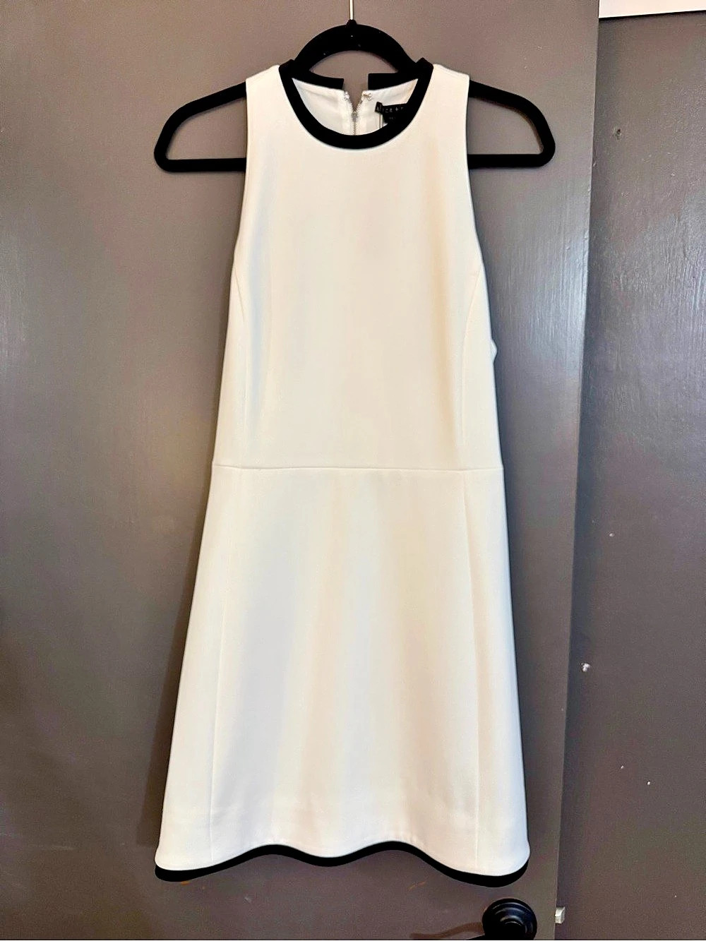 alice + olivia CLASSICS Mini Dress in White & Black Size 8 NWT